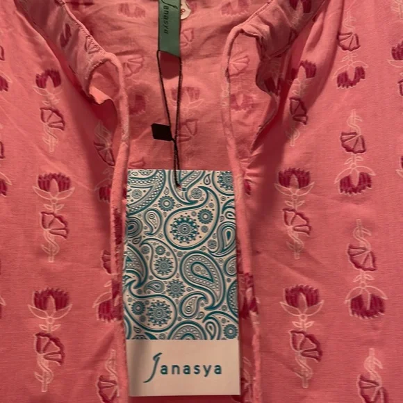 Super cute dress never worn. Would have but doesnt fit me. Sooo cute!! Caftan - Picture 4 of 7